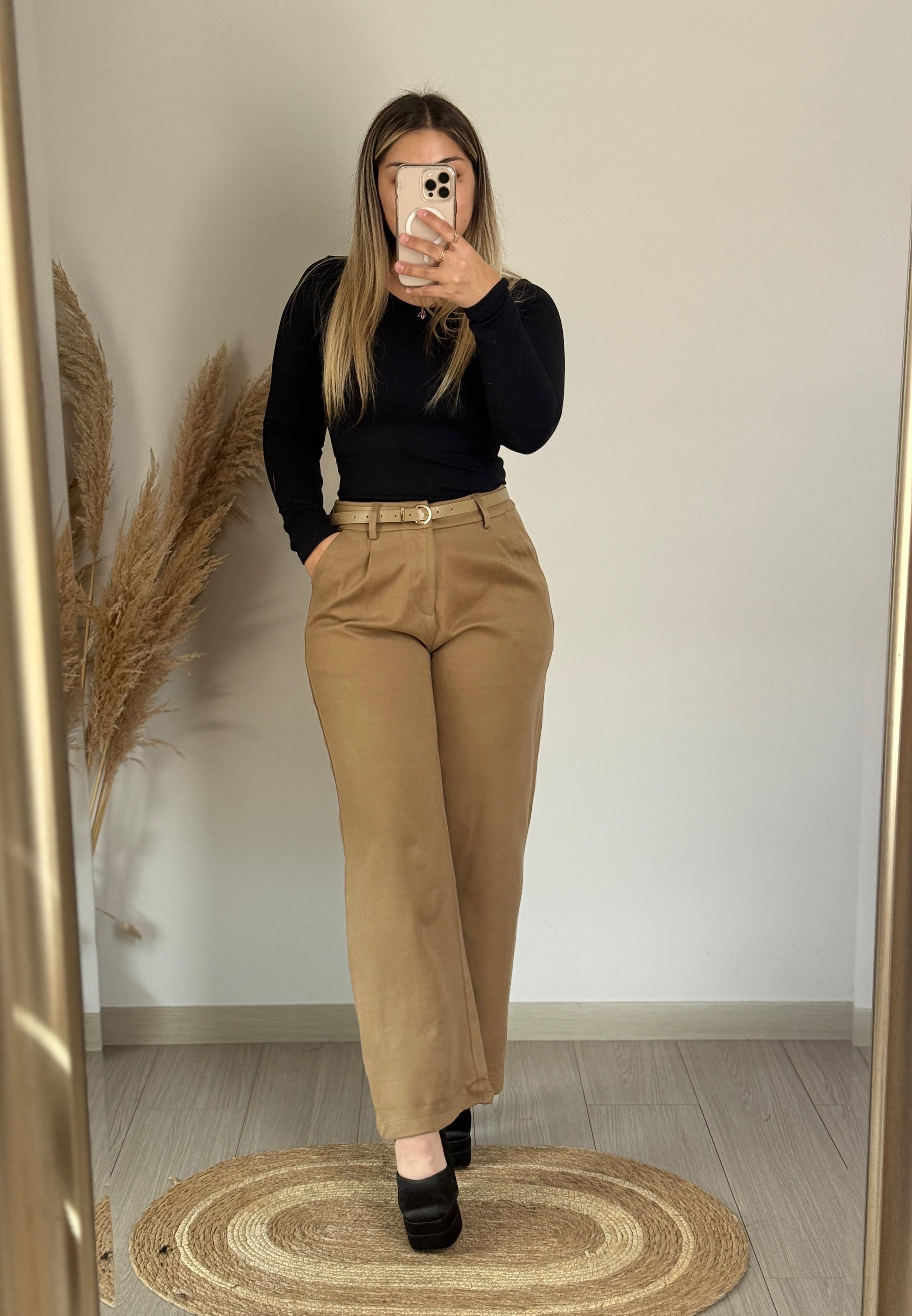 Pantalón con cinturón de lanilla pata ancha
