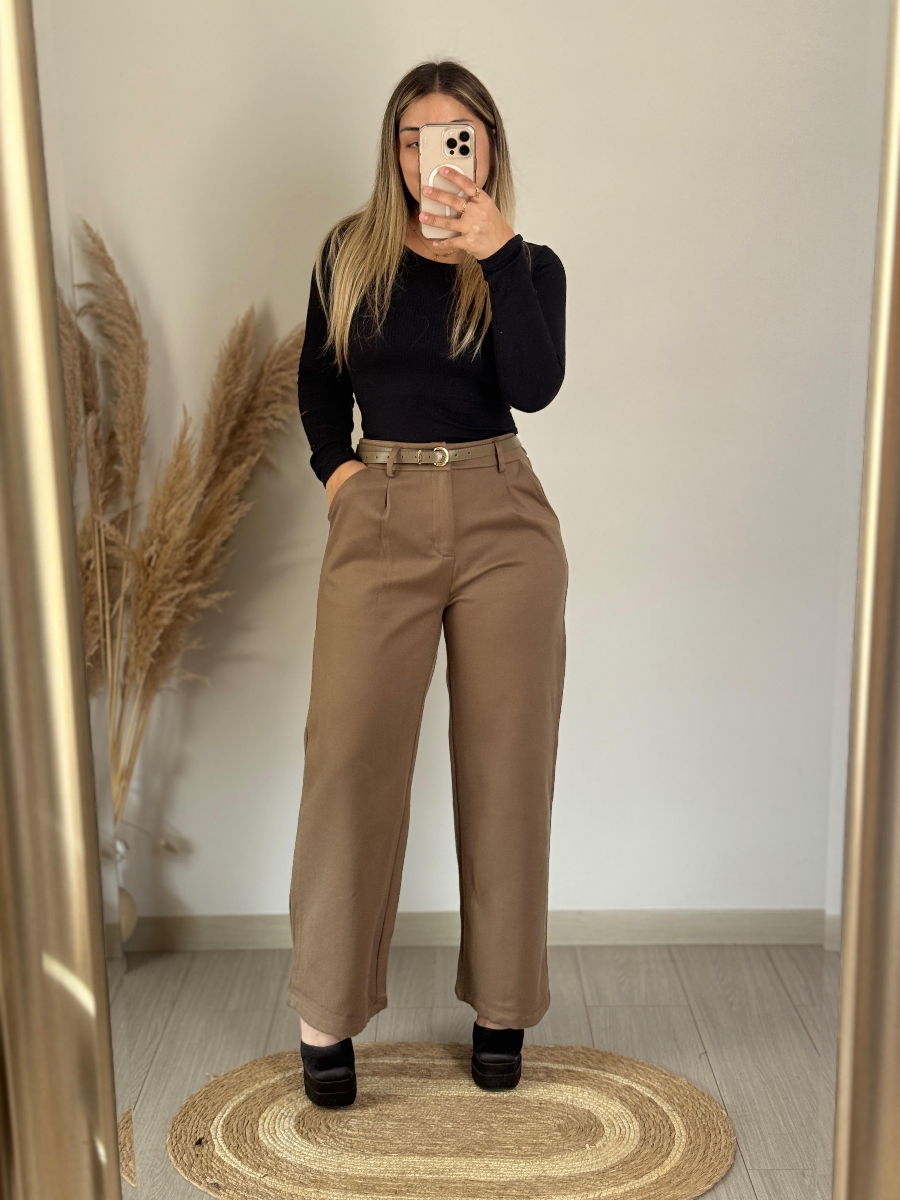 Pantalón con cinturón de lanilla pata ancha