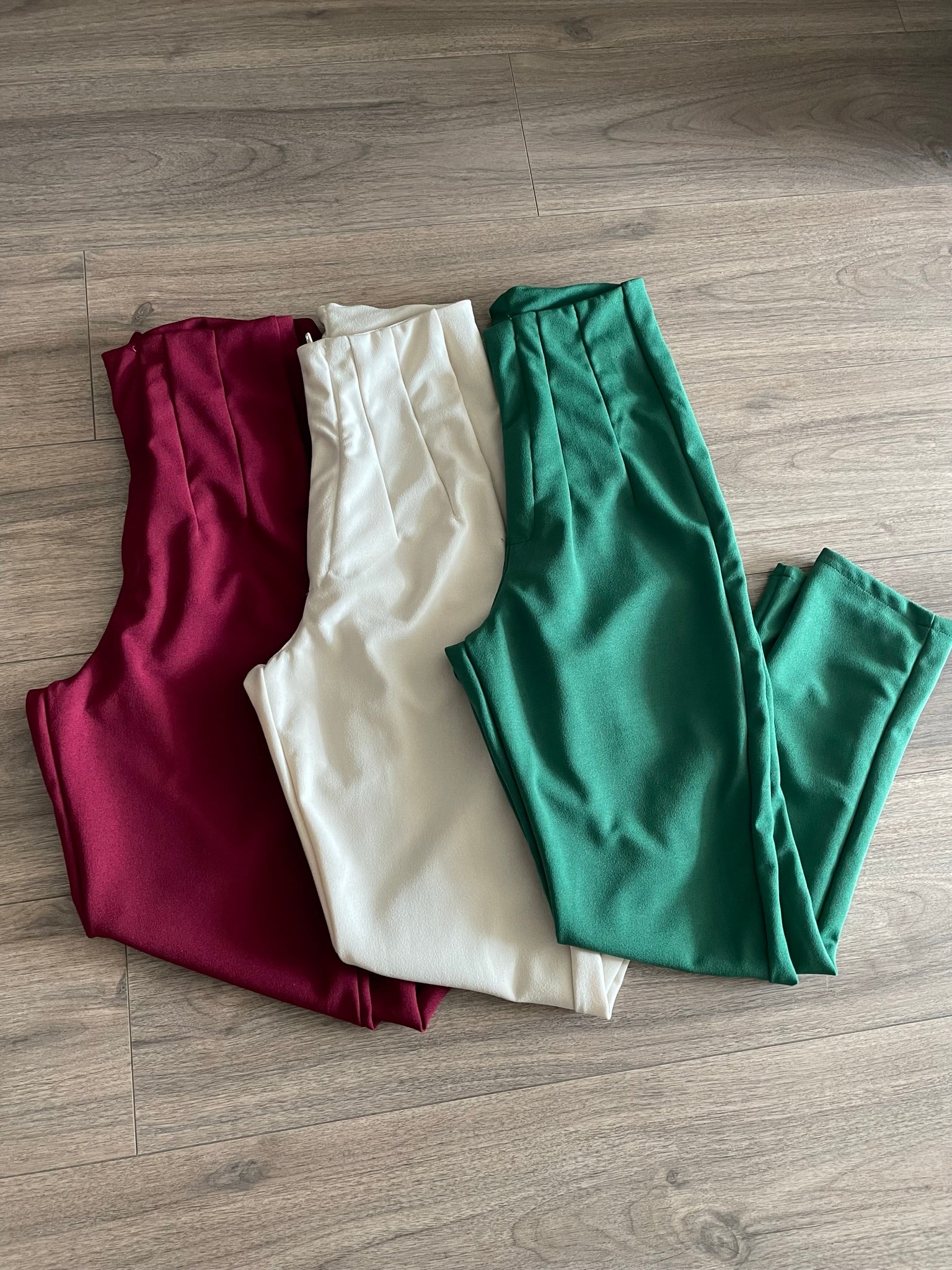 Pantalon con pinzas estilo zara nacional