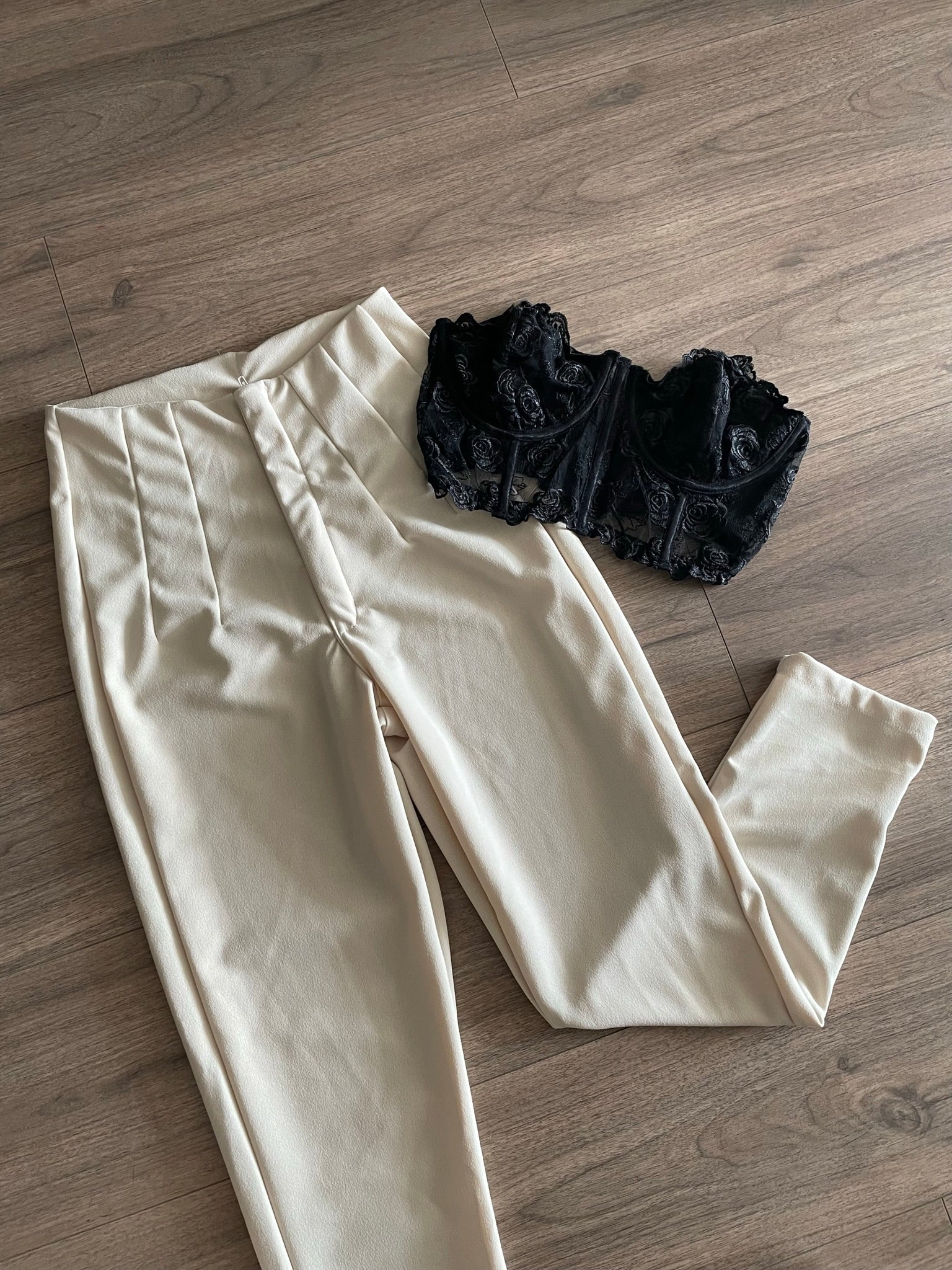 Pantalon con pinzas estilo zara nacional