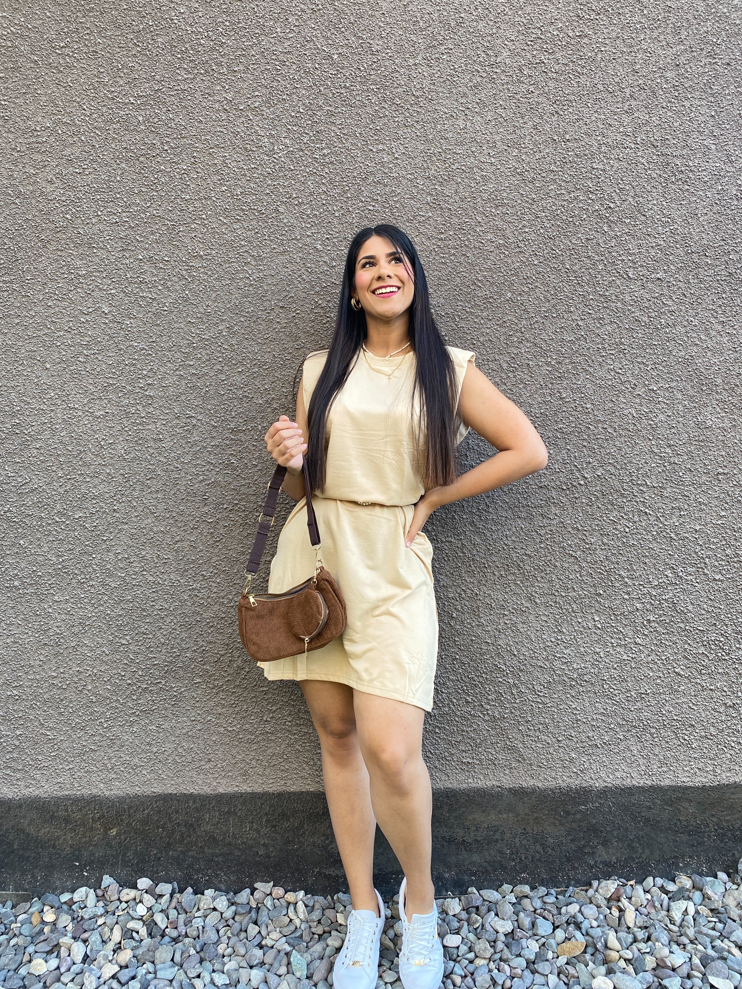 Vestido con hombreras