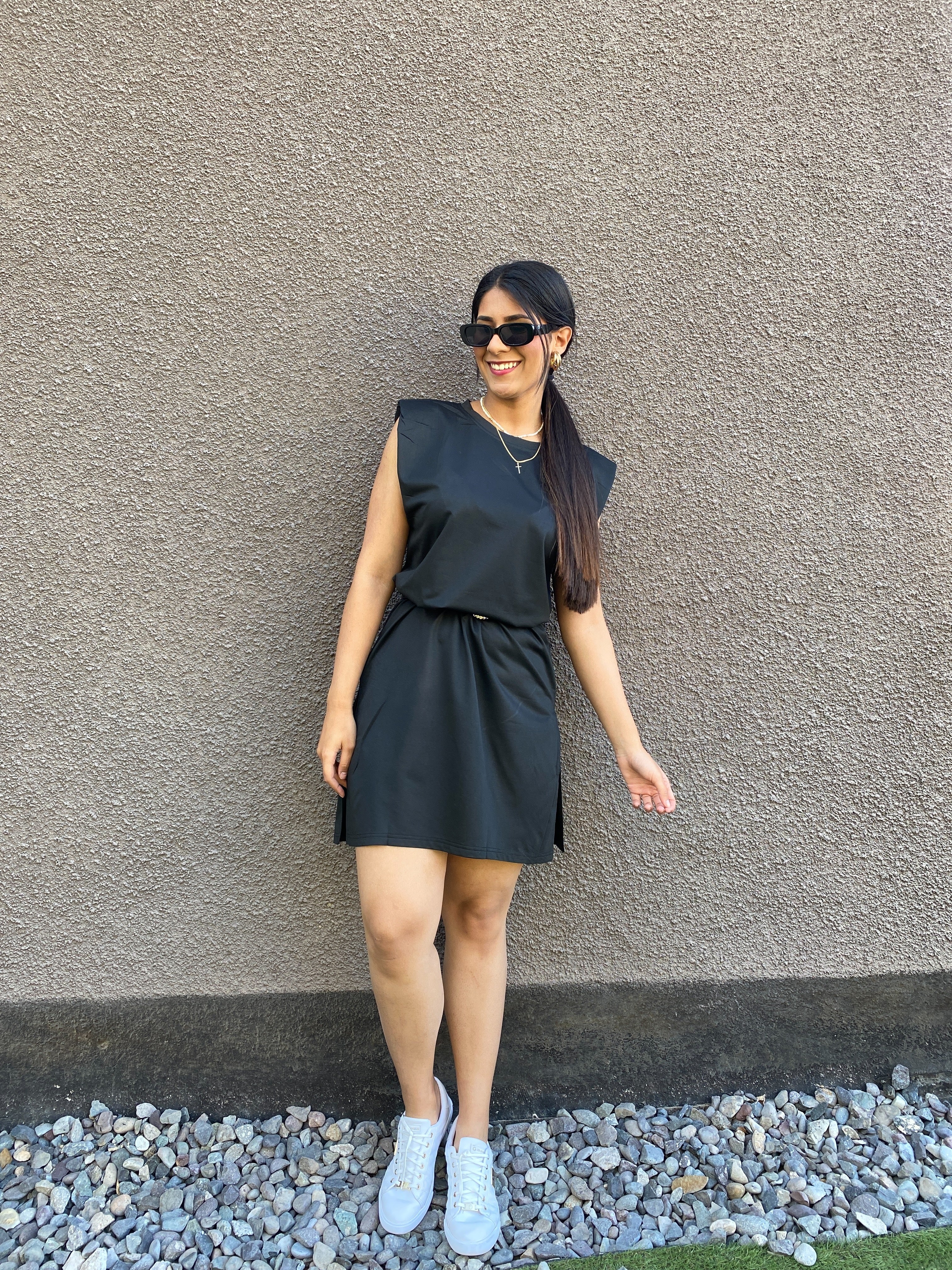 Vestido con hombreras
