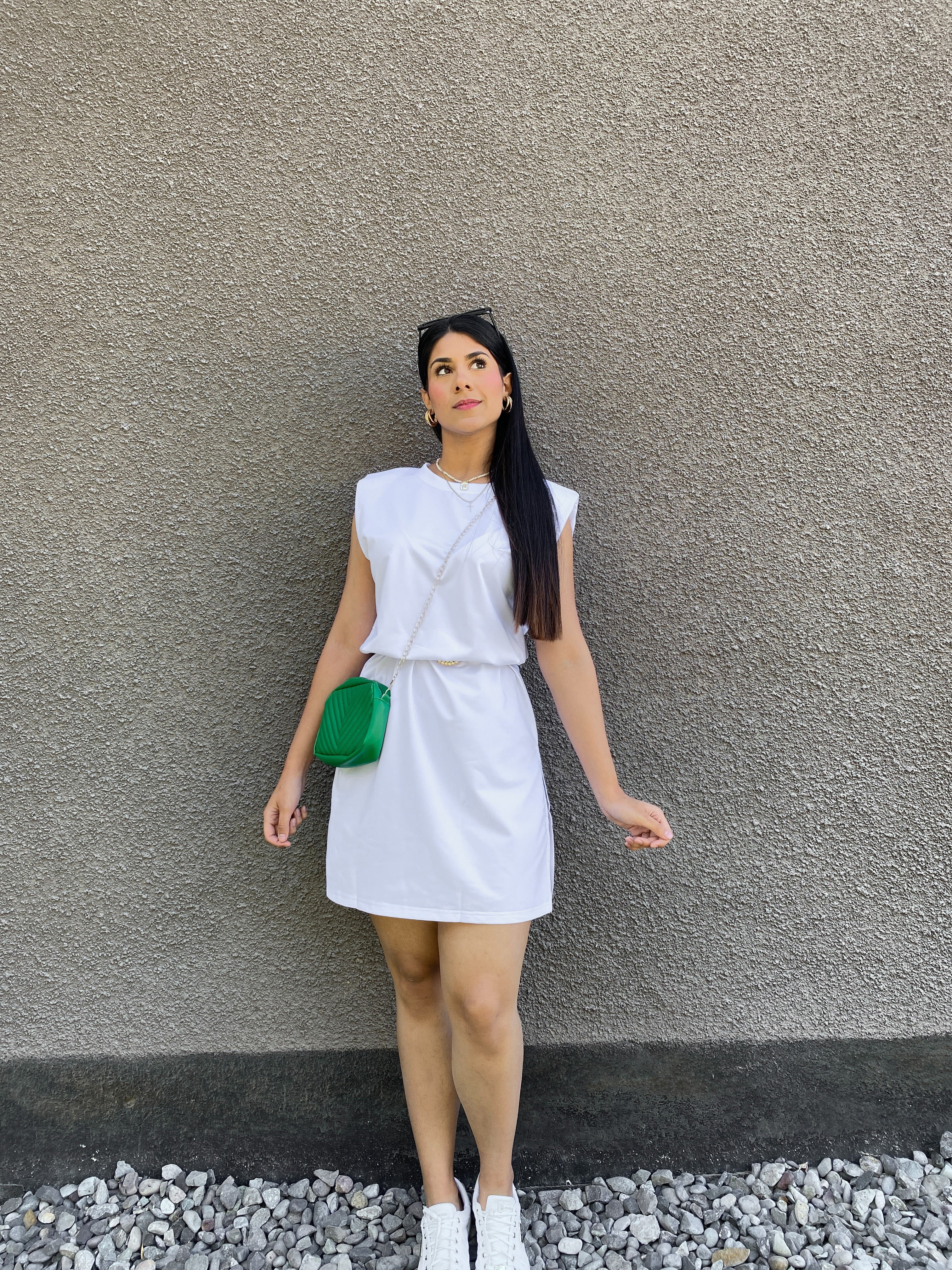 Vestido con hombreras