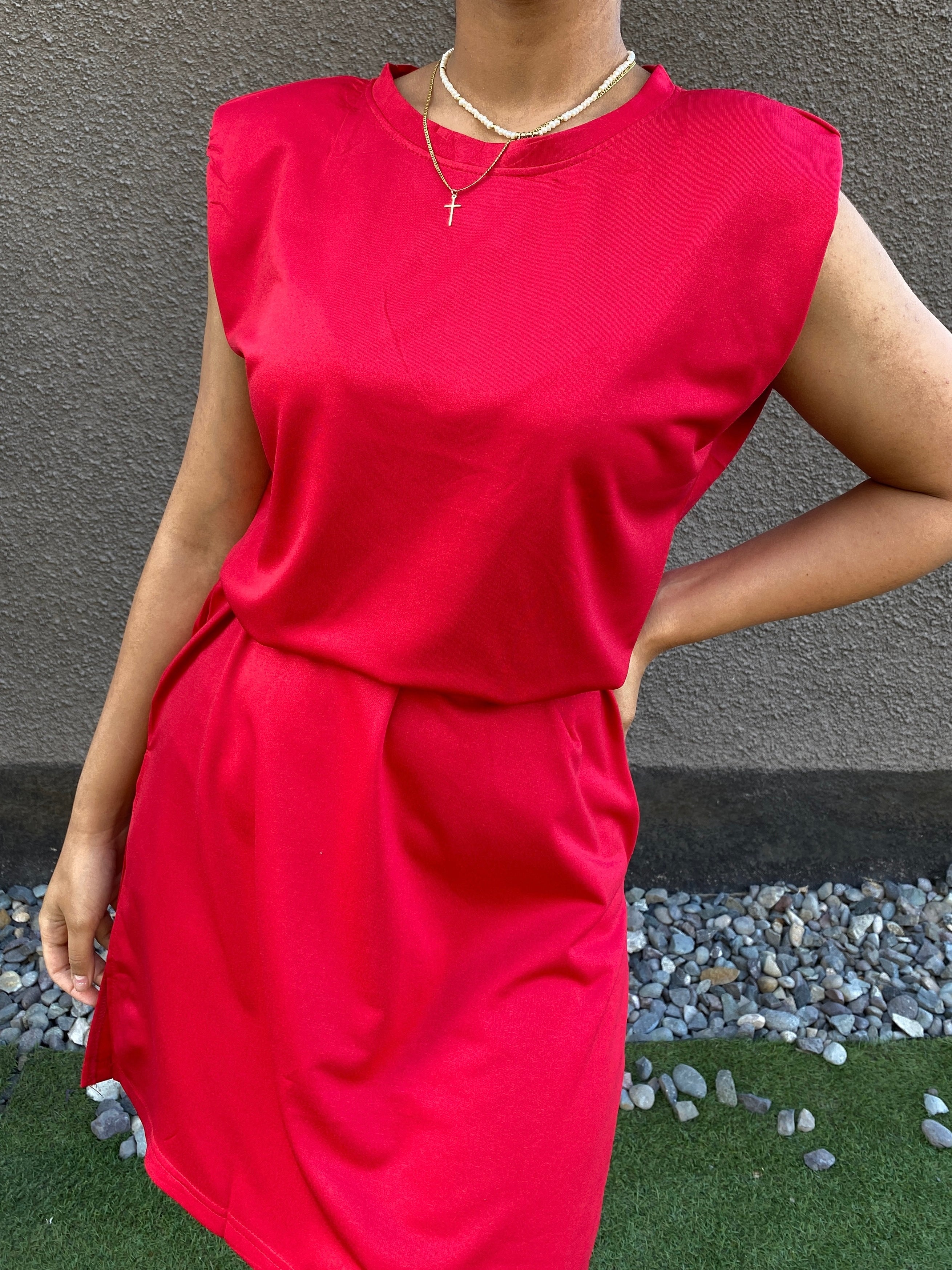 Vestido con hombreras